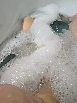 Snapshot of jaymi1212 chatting on 11/01/25, 03:35 jaymi1212 online show from 11/01/25, 03:35