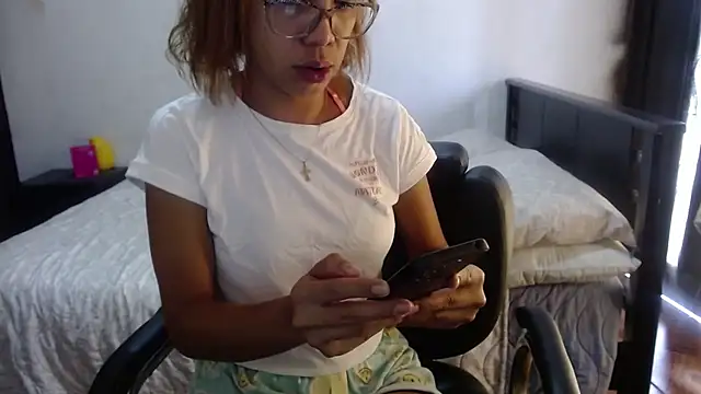 Snapshot of sensual_nataliee chatting on 05/29/26, 02:23 sensual nataliee online show from 05/29/26, 02:23