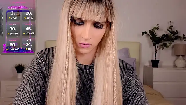 Snapshot of HelenSpellman chatting on 12/10/24, 07:43 HelenSpellman online show from 12/10/24, 07:43