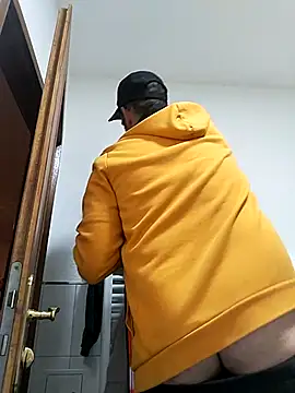 Codymc89 online show from 12/21/25, 04:08