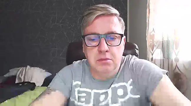 Snapshot of RobertStripX chatting on 02/03/25, 09:19 RobertStripX online show from 02/03/25, 09:19