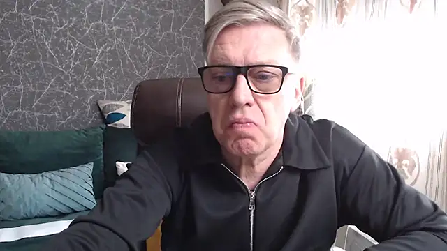 Snapshot of RobertStripX chatting on 03/01/26, 08:36 RobertStripX online show from 03/01/26, 08:36