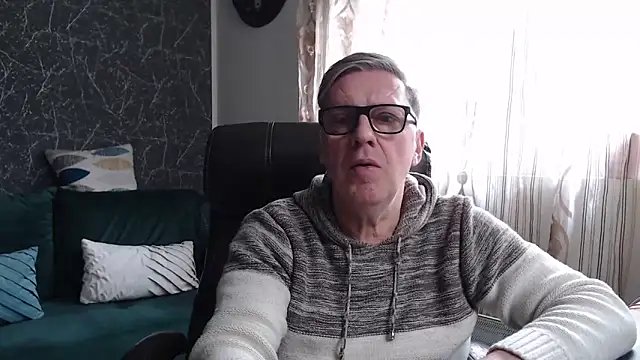 Snapshot of RobertStripX chatting on 03/02/26, 12:12 RobertStripX online show from 03/02/26, 12:12