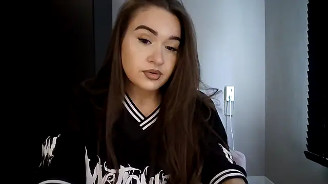 avajade online show from 04/15/26, 10:32