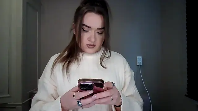 avajade online show from 11/18/25, 09:56