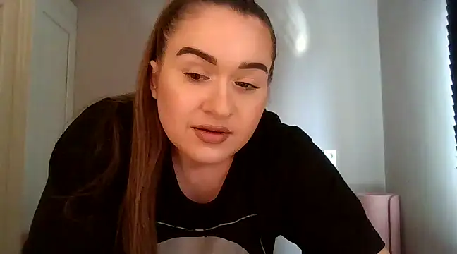 avajade online show from 02/18/25, 11:33