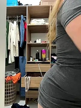 Snapshot of moniquerainx chatting on 11/07/25, 02:49 moniquerainx online show from 11/07/25, 02:49