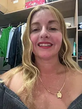 moniquerainx online show from 06/19/26, 02:17