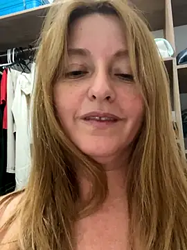 Snapshot of moniquerainx chatting on 10/07/25, 03:40 moniquerainx online show from 10/07/25, 03:40