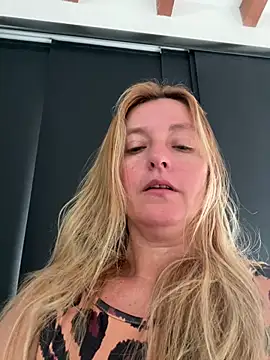 moniquerainx online show from 04/09/26, 03:07