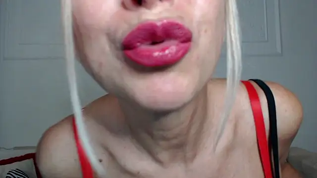 Snapshot of anastasiia1222 chatting on 06/18/26, 06:35 anastasiia1222 online show from 06/18/26, 06:35