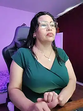 esmeralda milf online show from 07/25/26, 08:37