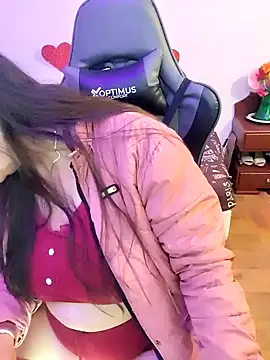 esmeralda milf online show from 02/25/26, 08:19