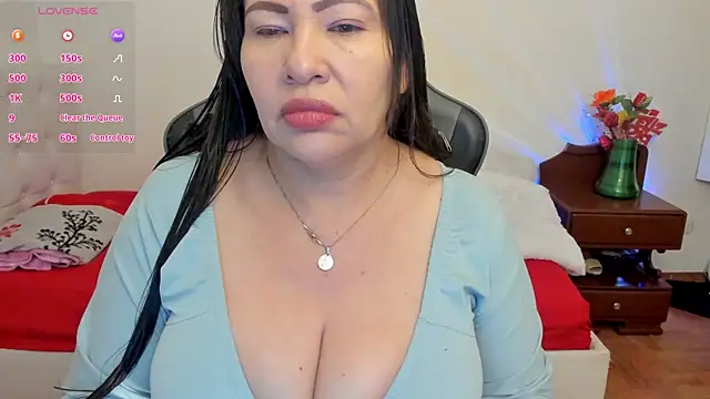 esmeralda milf online show from 11/06/25, 06:23