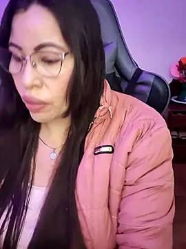 esmeralda milf online show from 02/24/26, 07:48