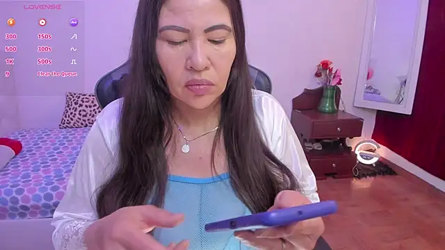esmeralda milf online show from 10/07/25, 11:44