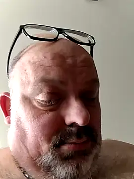 Bibear197511 online show from 10/13/25, 08:38