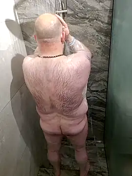 Bibear197511 online show from 10/04/25, 10:39