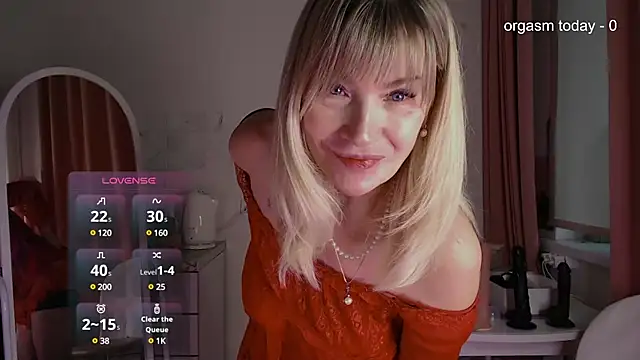 Snapshot of JuliaVilnet chatting on 02/22/25, 05:12 JuliaVilnet online show from 02/22/25, 05:12