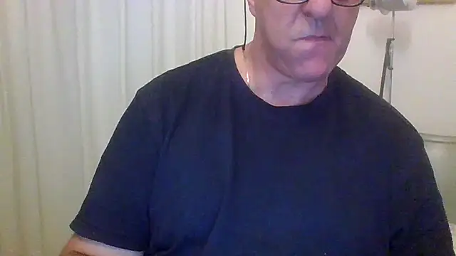 Snapshot of ANONIMO7735 chatting on 09/19/25, 05:06 ANONIMO7735 online show from 09/19/25, 05:06