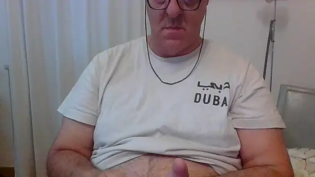 Snapshot of ANONIMO7735 chatting on 09/16/25, 04:24 ANONIMO7735 online show from 09/16/25, 04:24