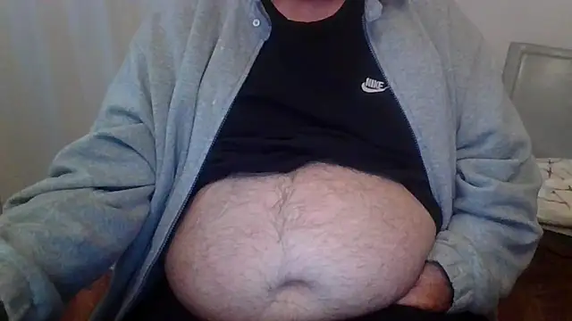 Snapshot of ANONIMO7735 chatting on 04/15/26, 04:51 ANONIMO7735 online show from 04/15/26, 04:51