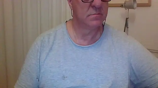 Snapshot of ANONIMO7735 chatting on 09/26/25, 04:58 ANONIMO7735 online show from 09/26/25, 04:58