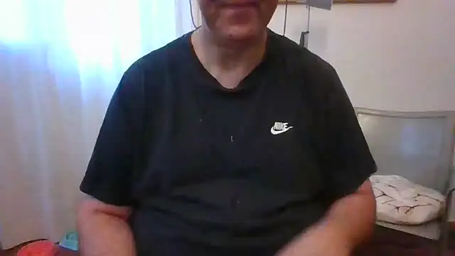 Snapshot of ANONIMO7735 chatting on 06/25/26, 04:43 ANONIMO7735 online show from 06/25/26, 04:43
