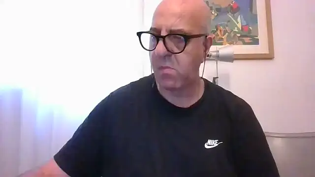 Snapshot of ANONIMO7735 chatting on 06/19/26, 04:40 ANONIMO7735 online show from 06/19/26, 04:40