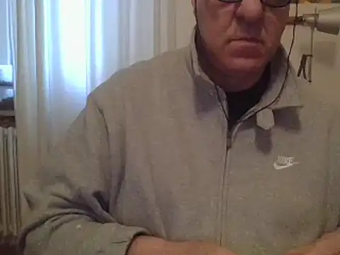 Snapshot of ANONIMO7735 chatting on 03/22/25, 06:11 ANONIMO7735 online show from 03/22/25, 06:11