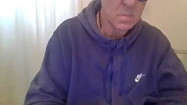 Snapshot of ANONIMO7735 chatting on 03/30/26, 10:17 ANONIMO7735 online show from 03/30/26, 10:17