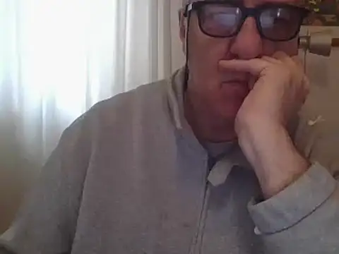Snapshot of ANONIMO7735 chatting on 03/22/25, 09:13 ANONIMO7735 online show from 03/22/25, 09:13