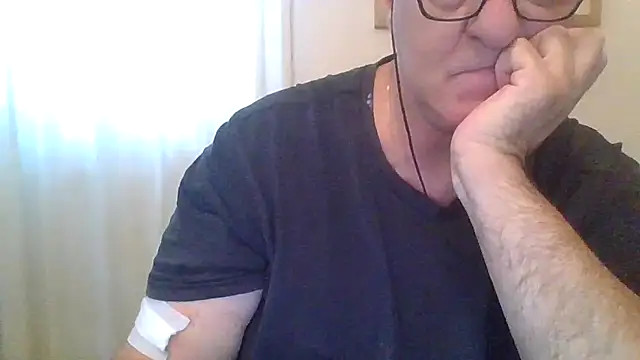 Snapshot of ANONIMO7735 chatting on 10/09/25, 07:53 ANONIMO7735 online show from 10/09/25, 07:53