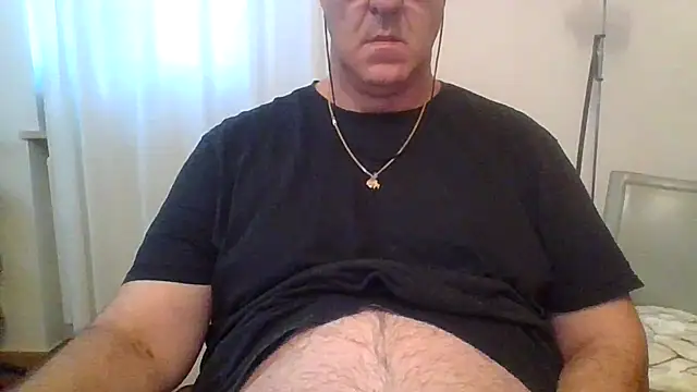 Snapshot of ANONIMO7735 chatting on 09/23/25, 05:03 ANONIMO7735 online show from 09/23/25, 05:03