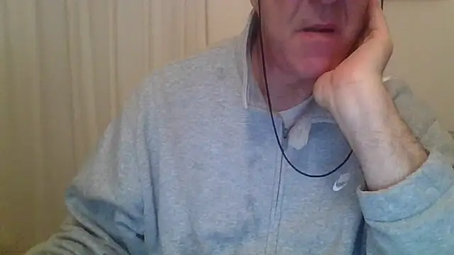 Snapshot of ANONIMO7735 chatting on 04/02/26, 04:52 ANONIMO7735 online show from 04/02/26, 04:52