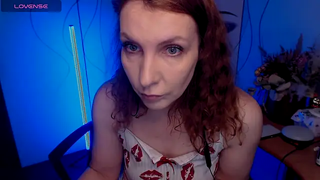 JohansonKatie online show from 10/31/25, 02:52