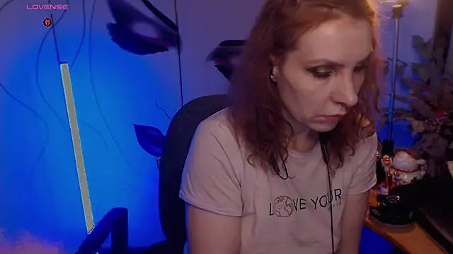 JohansonKatie online show from 12/17/25, 01:54