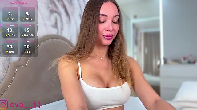 Snapshot of Eva_JJ chatting on 10/18/25, 03:30 Eva JJ online show from 10/18/25, 03:30