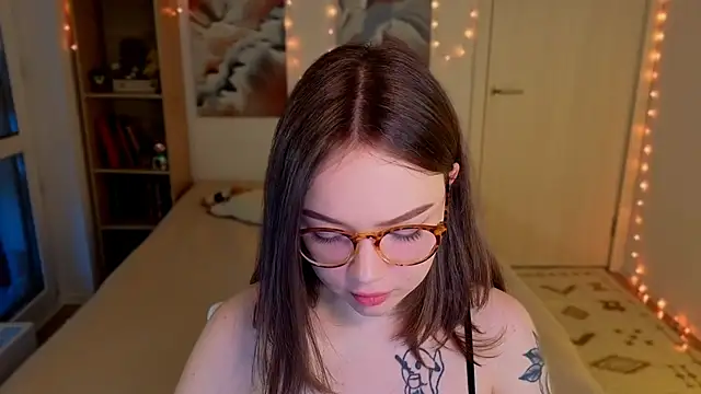 MilenaSaint online show from 04/07/26, 04:03