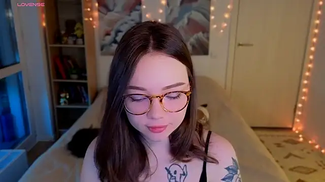 MilenaSaint online show from 04/20/26, 03:20