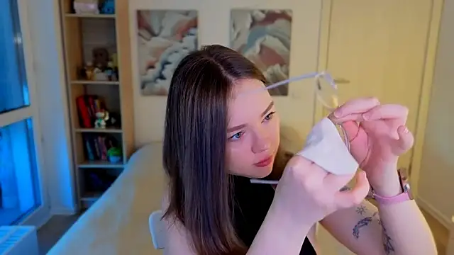 MilenaSaint online show from 05/08/26, 03:54