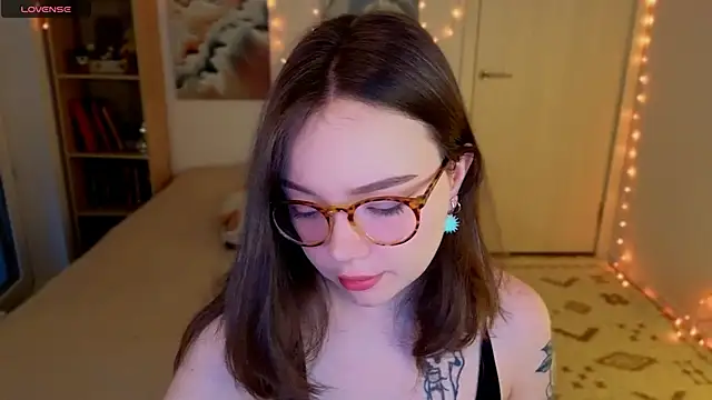 MilenaSaint online show from 04/15/26, 03:56