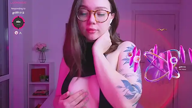 MilenaSaint online show from 10/27/25, 04:13