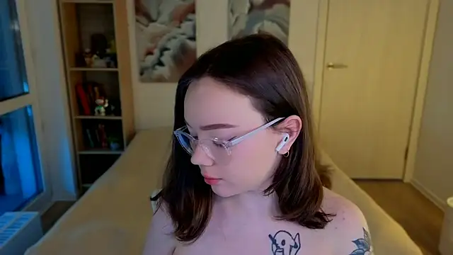 MilenaSaint online show from 05/06/26, 03:43