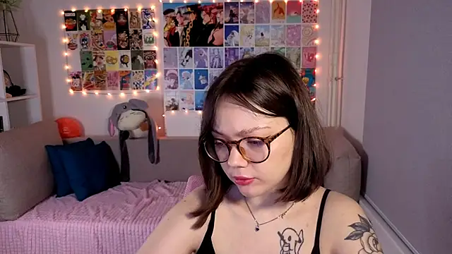 Snapshot of MilenaSaint chatting on 03/12/25, 03:24 MilenaSaint online show from 03/12/25, 03:24
