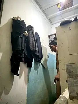 ditiya18 online show from 12/19/25, 03:32