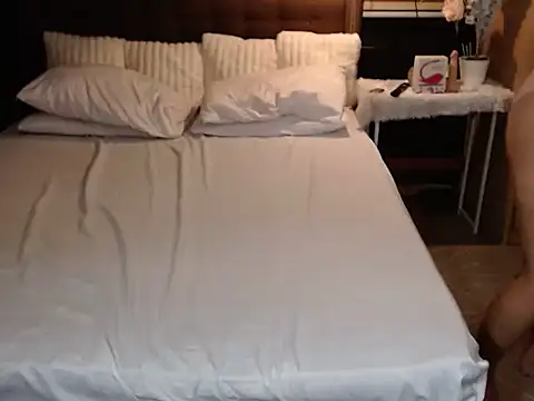 Snapshot of xheavenlytrans chatting on 12/04/25, 12:59 xheavenlytrans online show from 12/04/25, 12:59