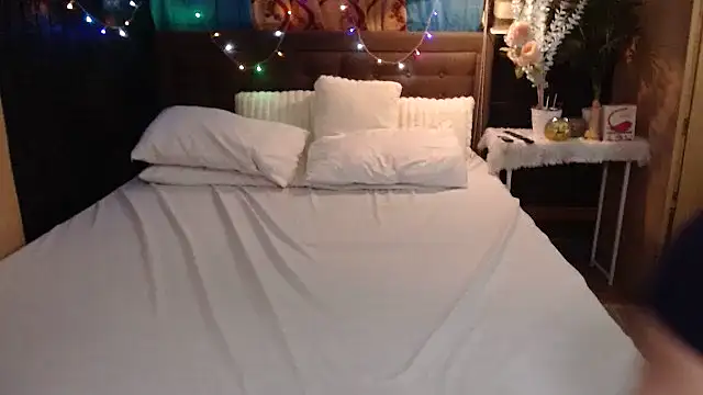 Snapshot of xheavenlytrans chatting on 11/19/25, 01:22 xheavenlytrans online show from 11/19/25, 01:22