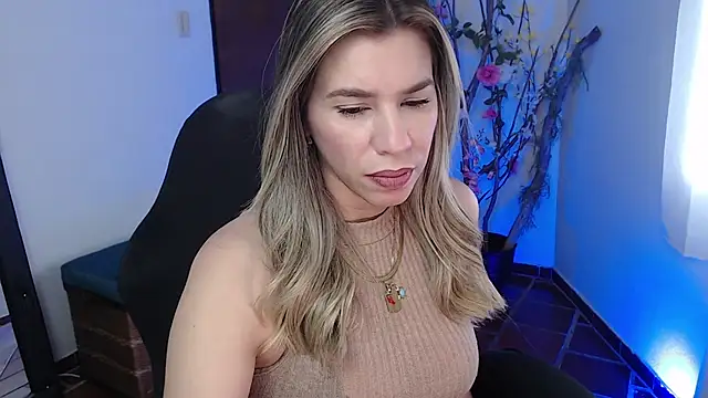 ms sofia x online show from 10/20/25, 03:12