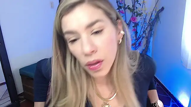 ms sofia x online show from 10/27/25, 05:25